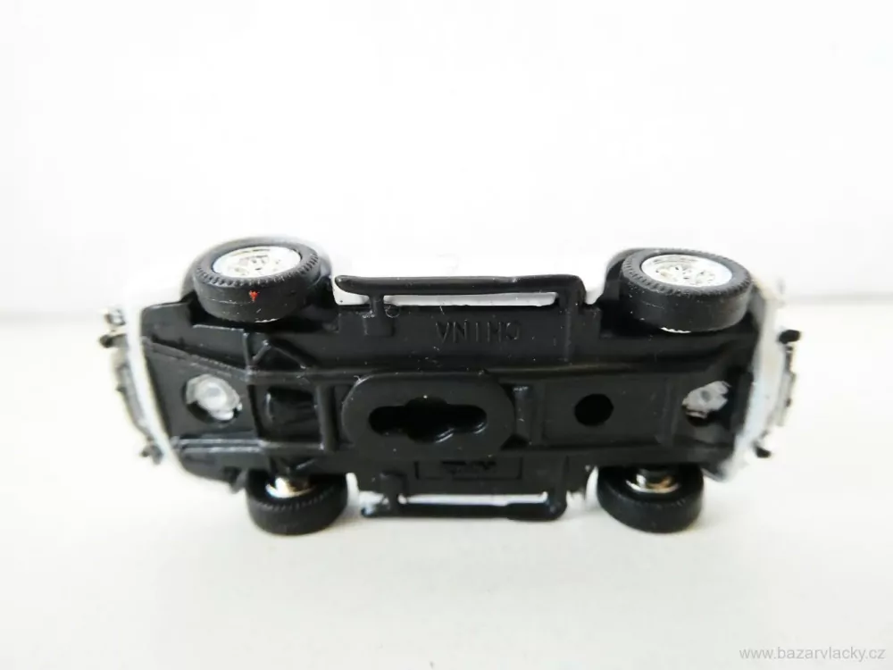 H0 Osobní automobil cabrio s řidičem PĚKNÝ STAV