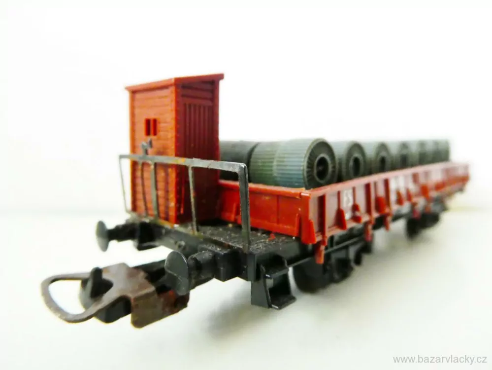 H0 LIMA Nákladní vůz nízkostěnný s budkou a nákladem 