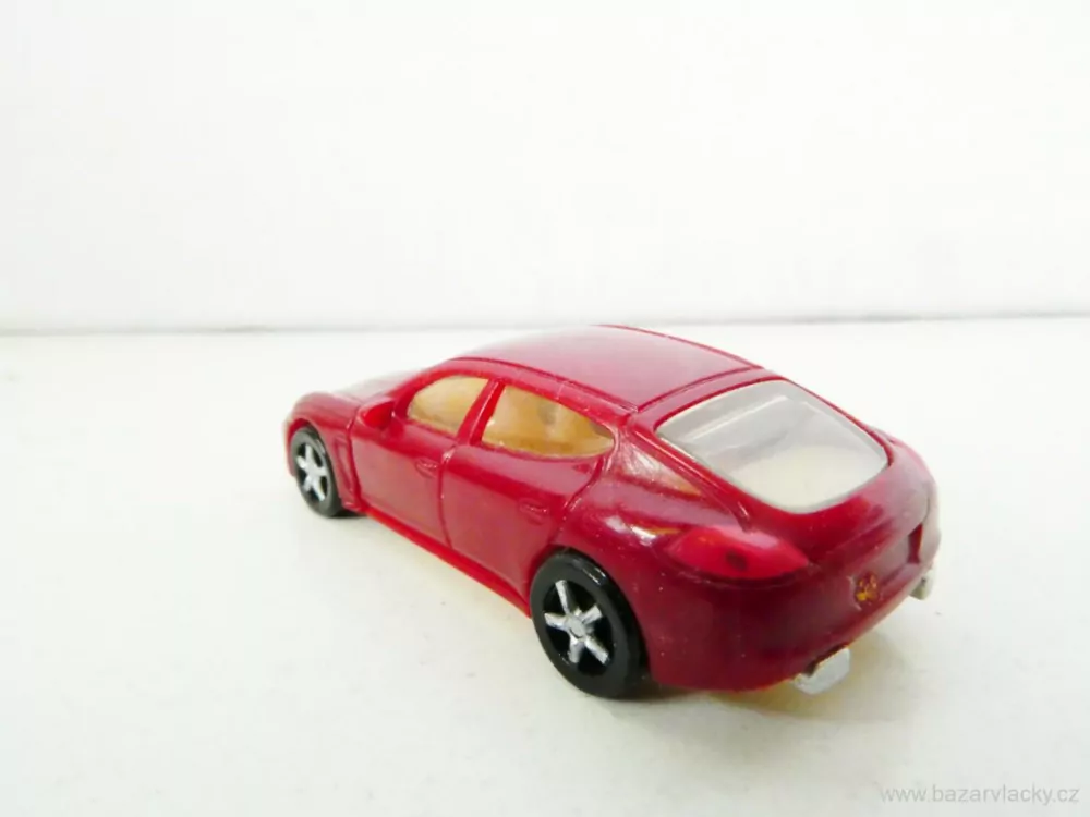 H0 Osobní automobil Porsche MPG DC068