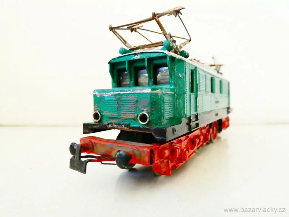 H0 PIKO Elektrická lokomotiva E 44 131 DR NA NÁHRADNÍ DÍLY 