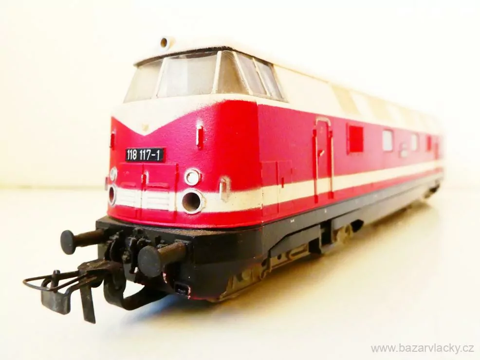 H0 GÜTZOLD Dieselová lokomotiva BR 118 117-1 DR TOP STAV