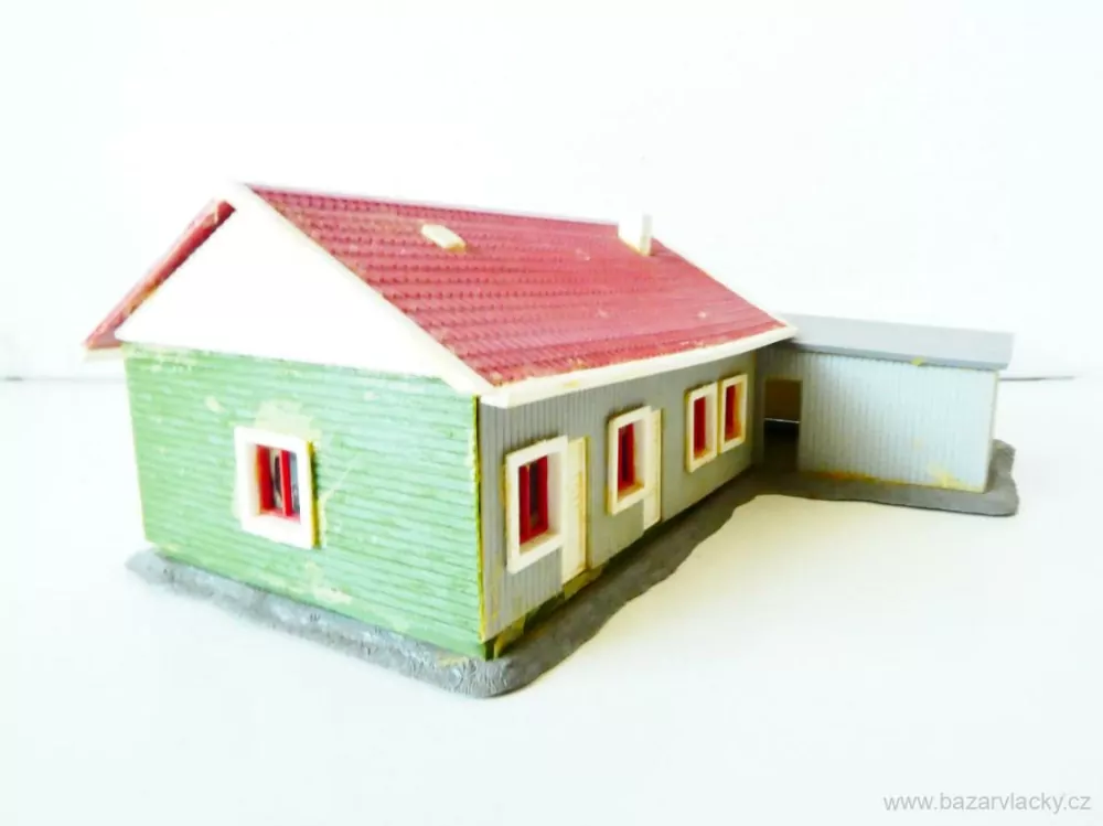 TT FALLER Domek se skladem - fabrika