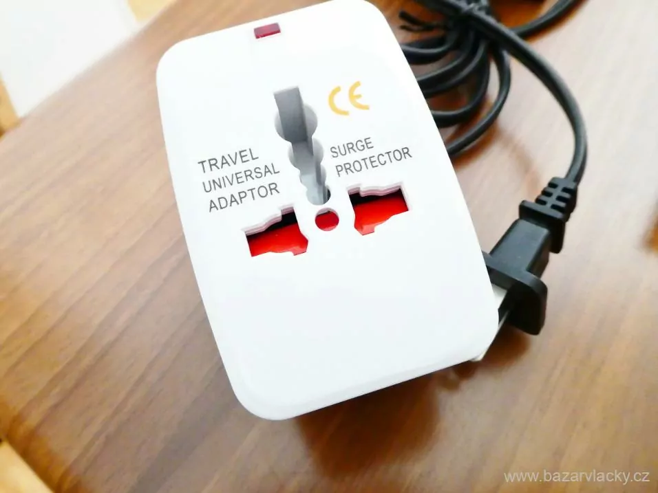 BACHMANN Nr. 44-6681 Regulační transformátor ( trafo ) + cestovní adaptér