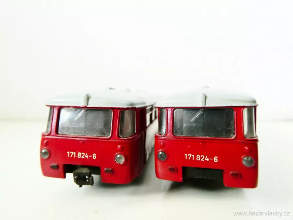 TT 2x Přípojný k motorové soupravě LVT DR (171 824-6)