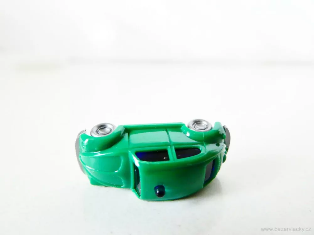 N Osobní automobil VW 1300 BROUK zelený s majákem TOP STAV