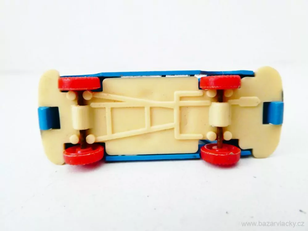 H0 Osobní automobil Wartburg modrý STARŠÍ VÝROBA