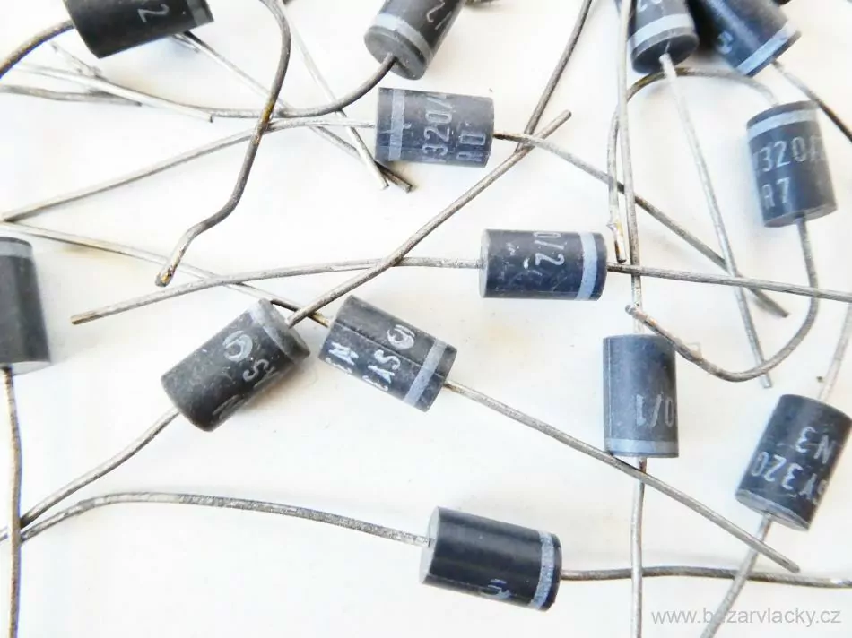 SET 29 ks Elektropříslušenství - resistor - délka 7,5 cm