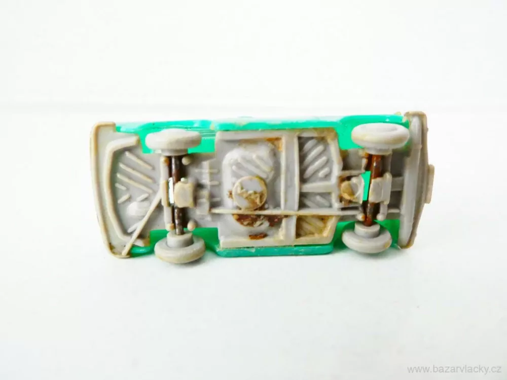 H0 Osobní automobil Trabant 601 zelený