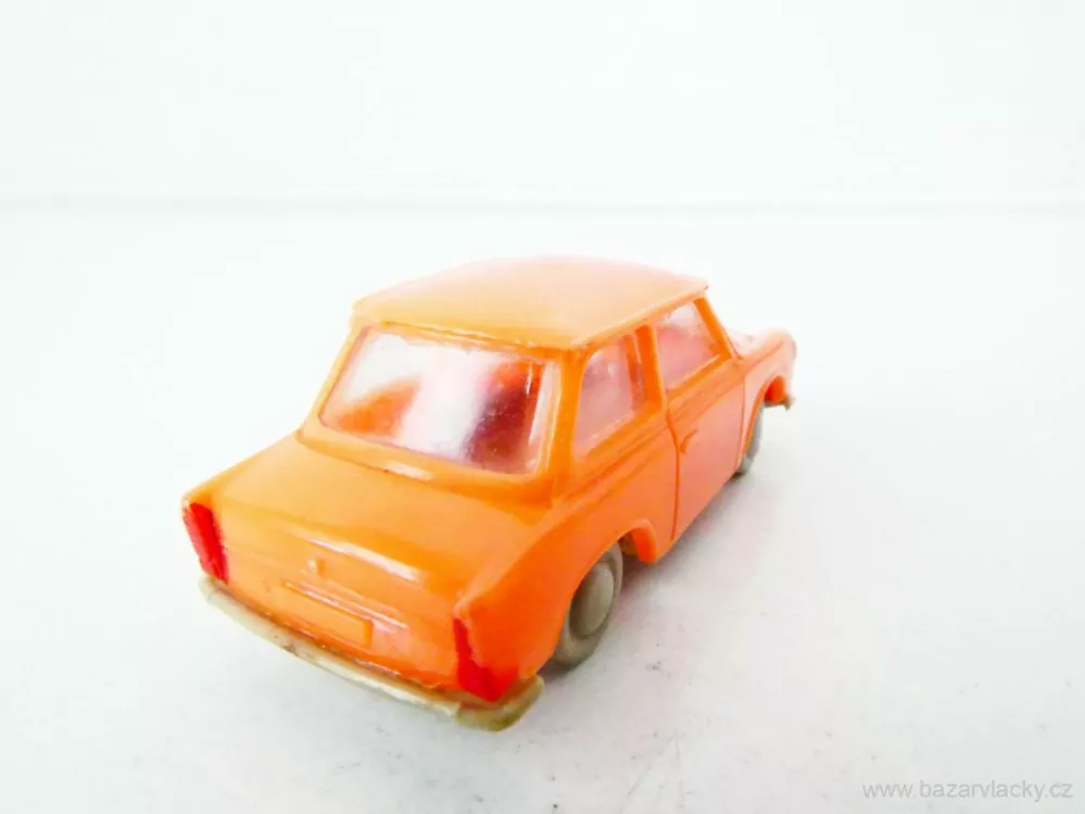 H0 Osobní automobil Trabant 601 oranžový