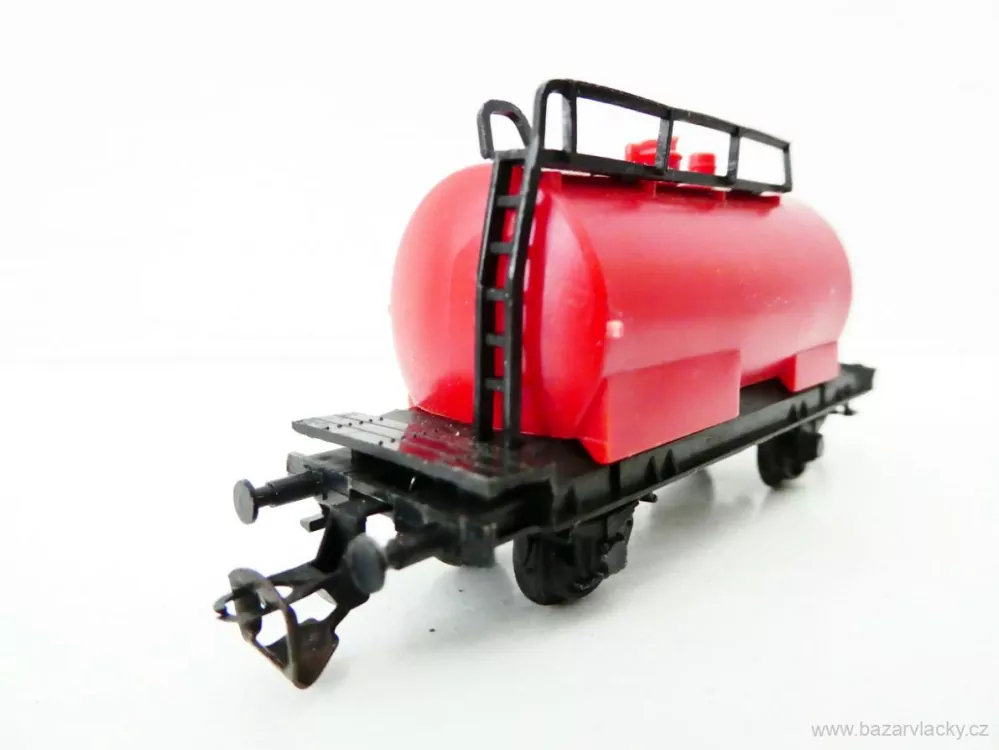 TT BTTB Cisternový vůz červený PĚKNÝ STAV