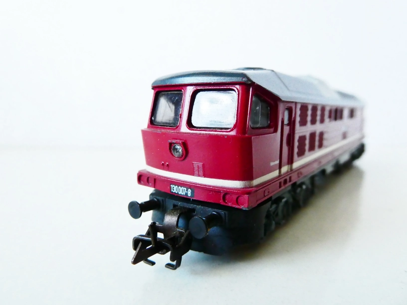 TT ZEUKE Dieselová lokomotiva BR 130 007-8 DR