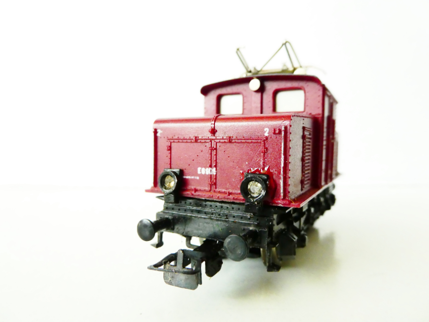H0 PIKO Elektrická lokomotiva E69 05 červená DB