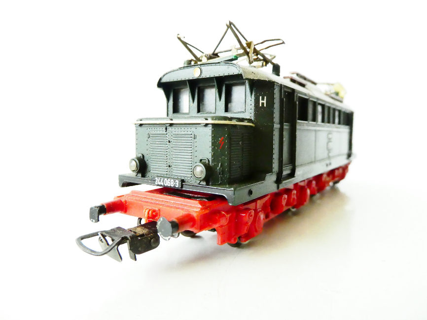 H0 PIKO Elektrická lokomotiva BR 244 068-3 DR NA RENOVACI