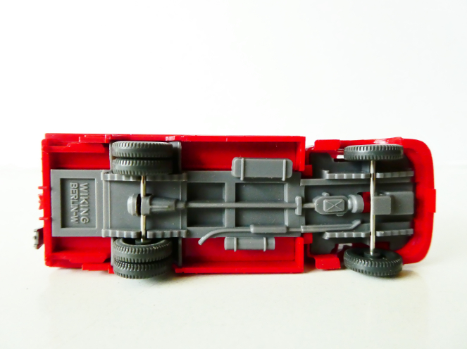 H0 WIKING Požární automobil Mercedes  TOP STAV NEPOUŽITÝ