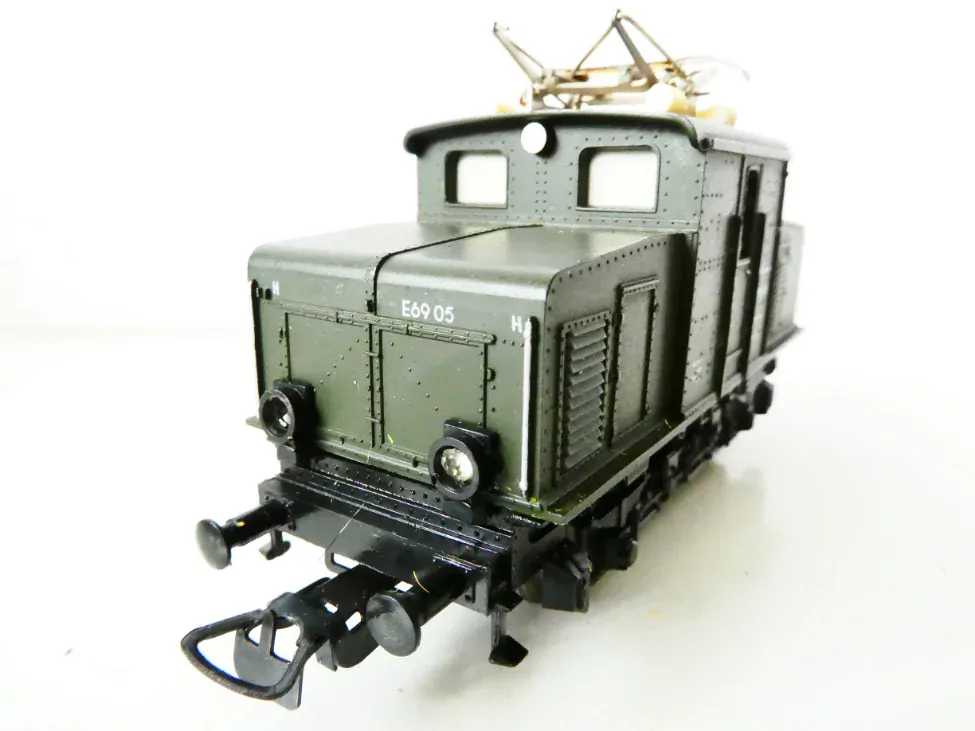 H0 PIKO Elektrická lokomotiva E69 05 zelená DR