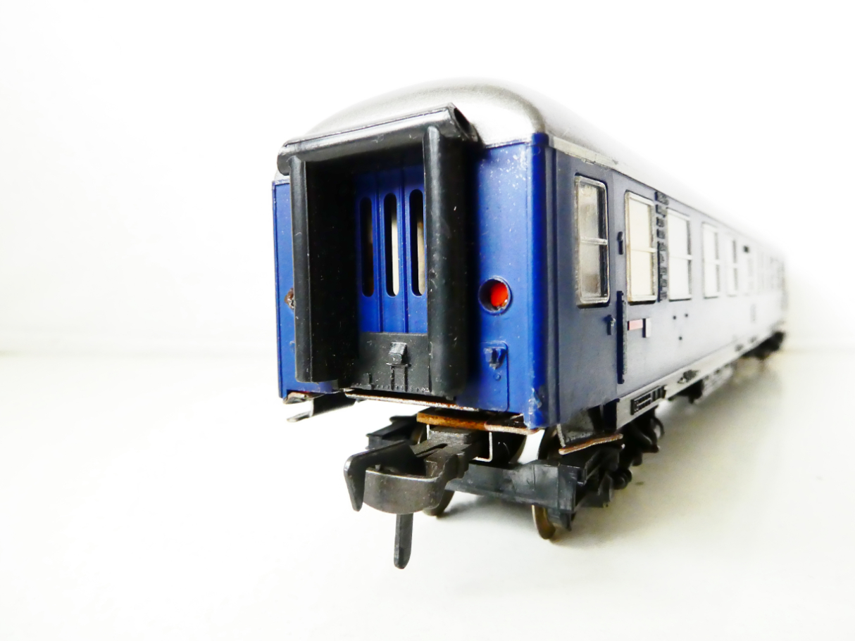 H0 FLEISCHMANN 5110 Osobní rychlíkový vůz 1. tř. 11843 Frankfurt DB OSVĚTLENÝ