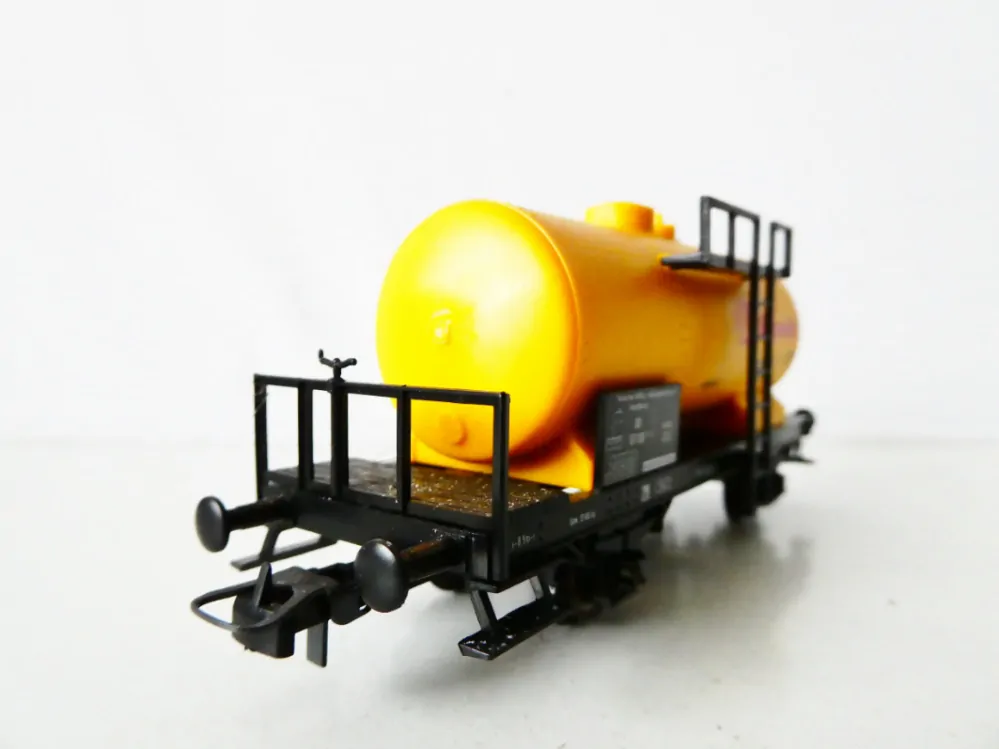 H0 ROCO 4384A/46205 Cisternový vůz 571 120 Shell DB TOP STAV NEPOUŽITÝ v krabičce (nutno doplnit jedno spřáhlo)