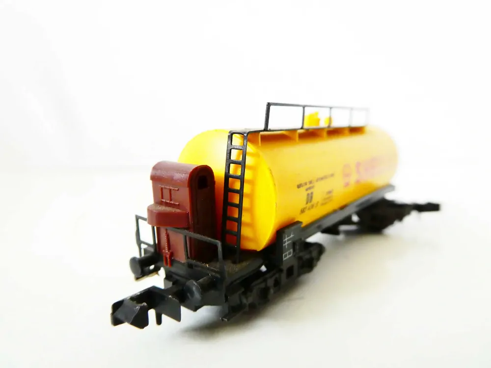 N PIKO Cisternový vůz SHELL DB s budkou brzdaře DR PĚKNÝ STAV