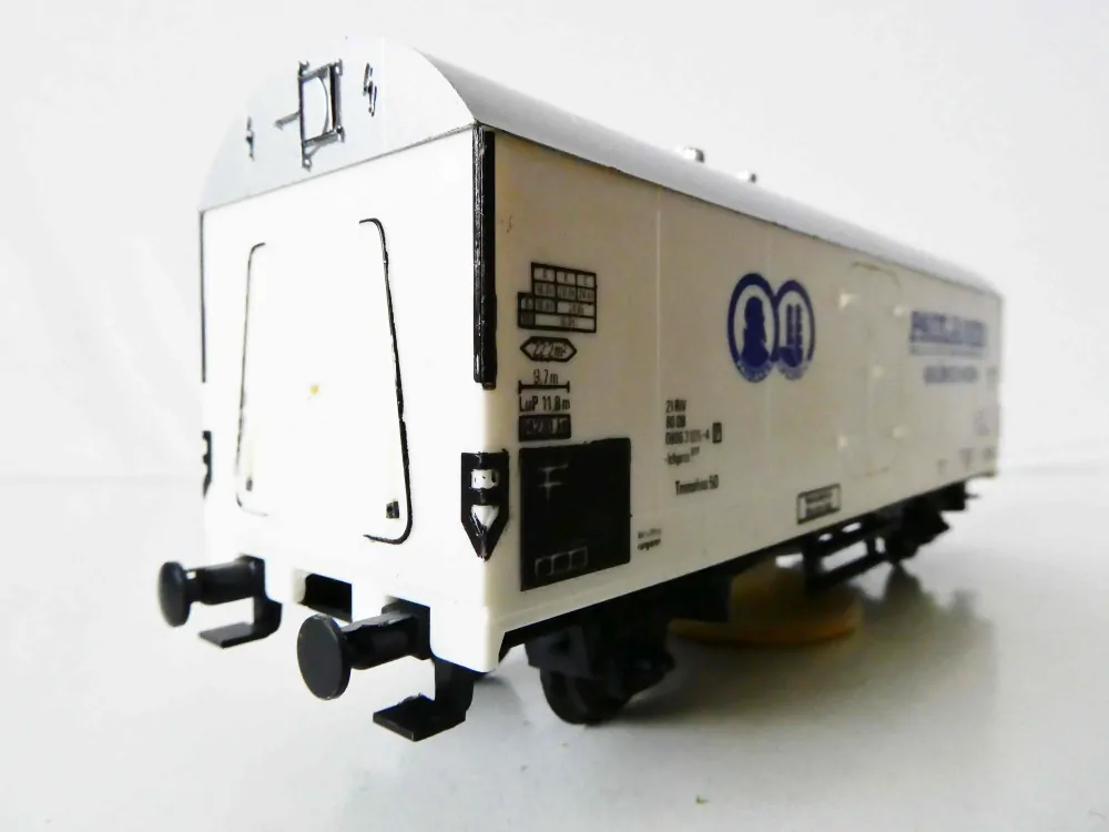 H0 MÄRKLIN Nákladní vůz chladírenský PAULANER MÜNCHEN DB s předělávkou na čištění kolejí