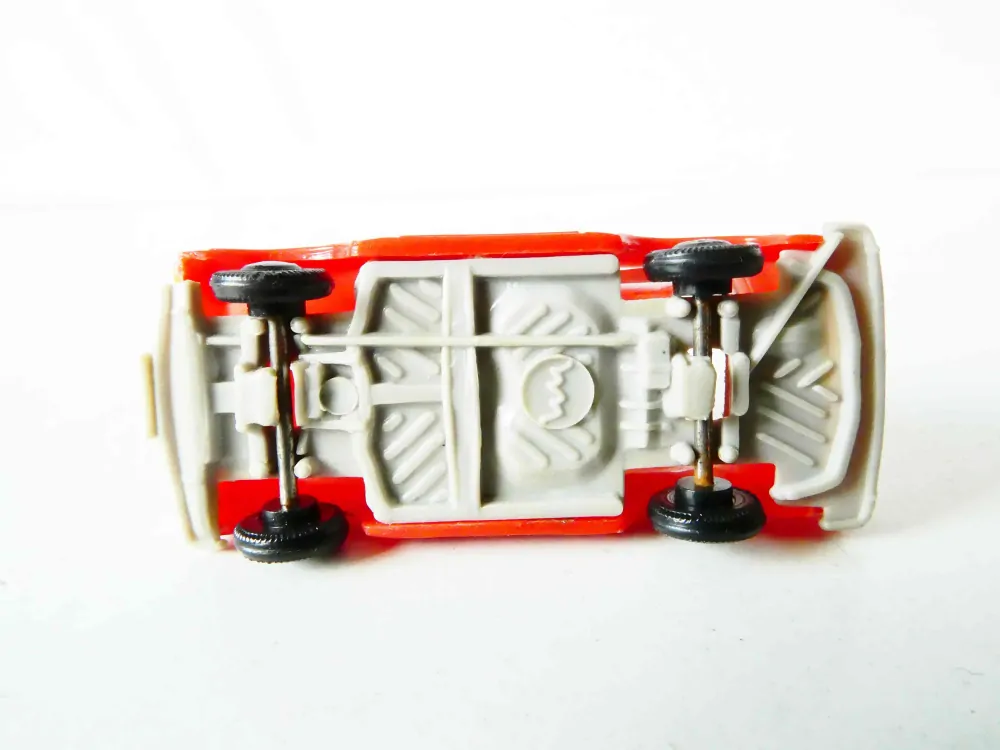 H0 Osobní automobil TRABANT 601 červený