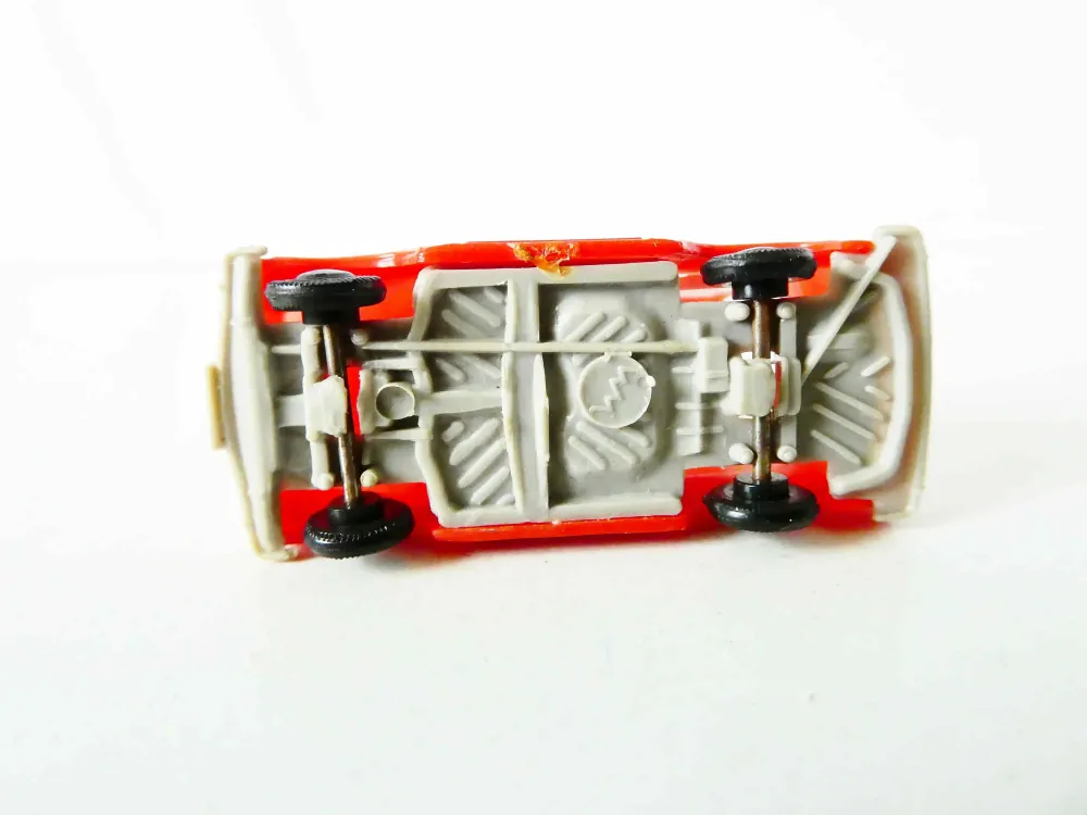 H0 Osobní automobil TRABANT 601 červený