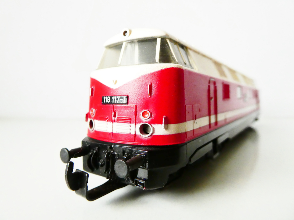 H0 GÜTZOLD Dieselová lokomotiva BR 118 117 - 1 DR OSVĚTLENÁ TOP STAV v krabičce