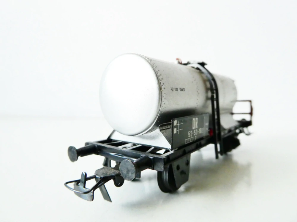 H0 SCHICHT Cisternový vůz DR 52-53-19 s budkou DR PĚKNÝ STAV