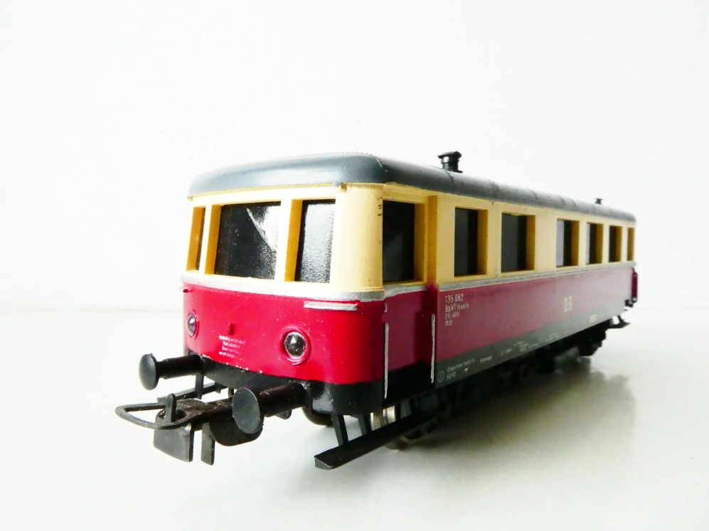 H0 PIKO Motorový vůz VT 135 062 DR PĚKNÝ STAV