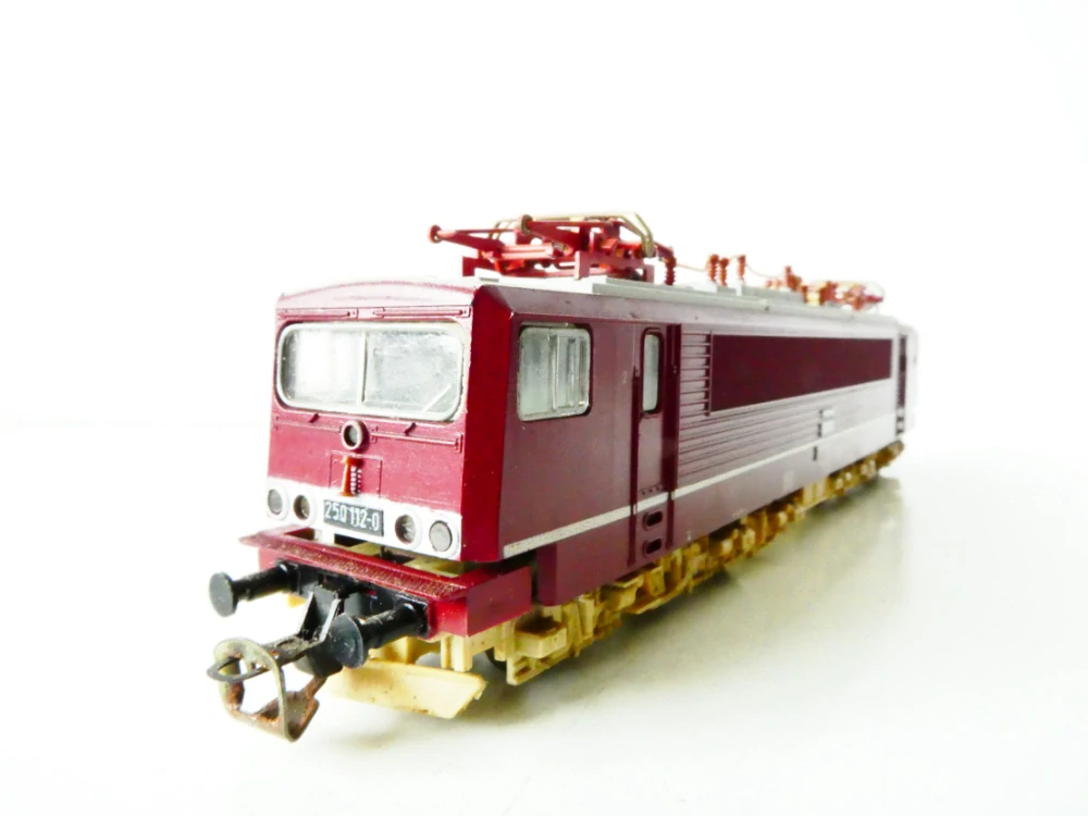 TT BTTB Elektrická lokomotiva BR 250 112-0 DR OSVĚTLENÁ PĚKNÝ STAV v orig. krabičce 