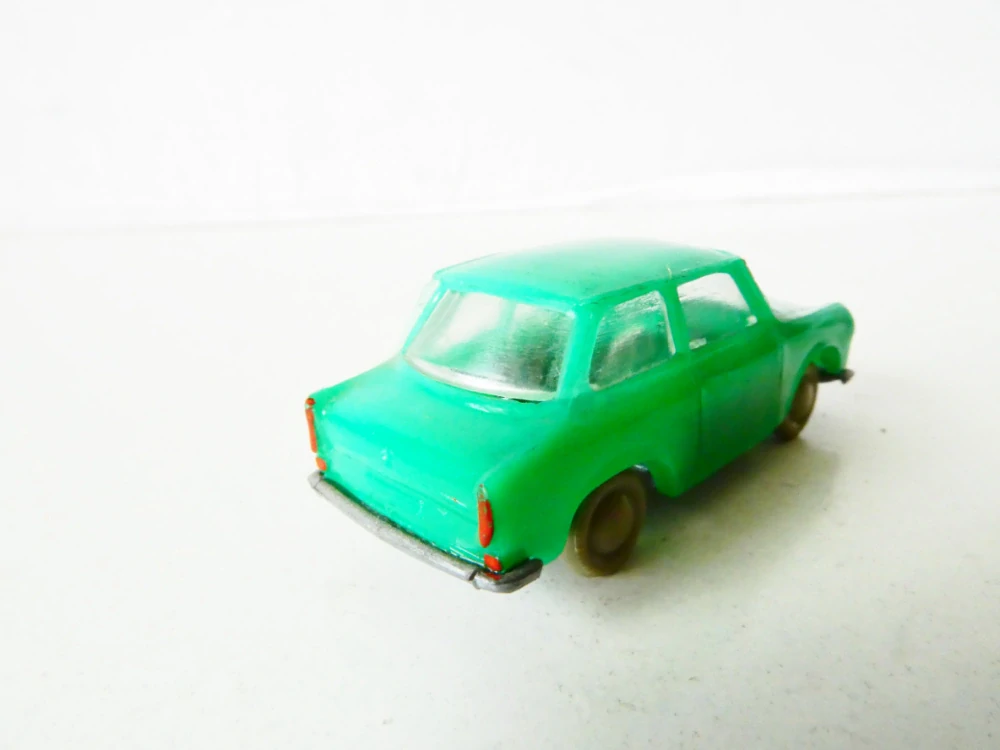 H0 Osobní automobil Trabant 601 zelený PĚKNÝ STAV