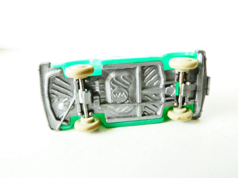 H0 Osobní automobil Trabant 601 zelený PĚKNÝ STAV