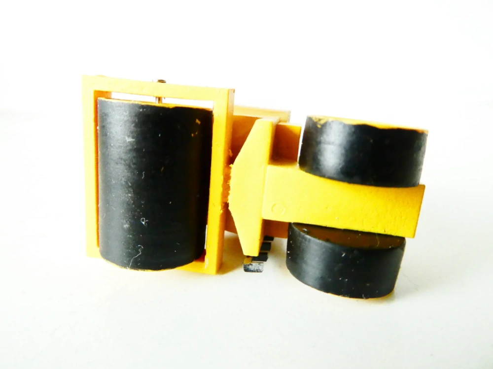Parní válec TOP STAV ( 4 x 2,5 x 3 cm )