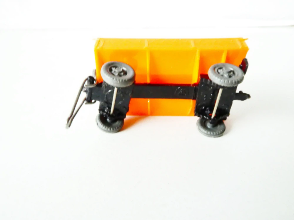 H0 Přívěs za nákladní automobil valník oranžový