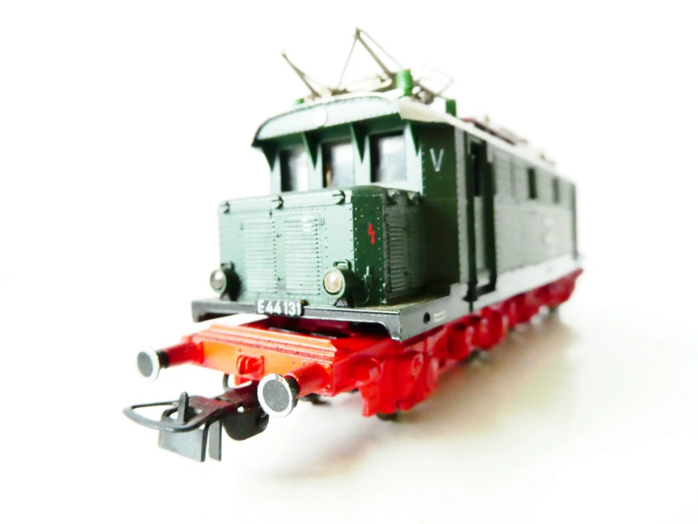 H0 PIKO Elektrická lokomotiva E44 131 DR OSVĚTLENÁ PĚKNÝ STAV