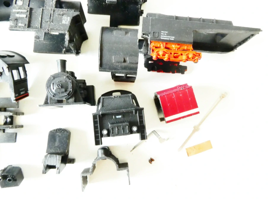 TT ZEUKE/BTTB MIX Náhradní díly a zbytky - vše, co je na foto