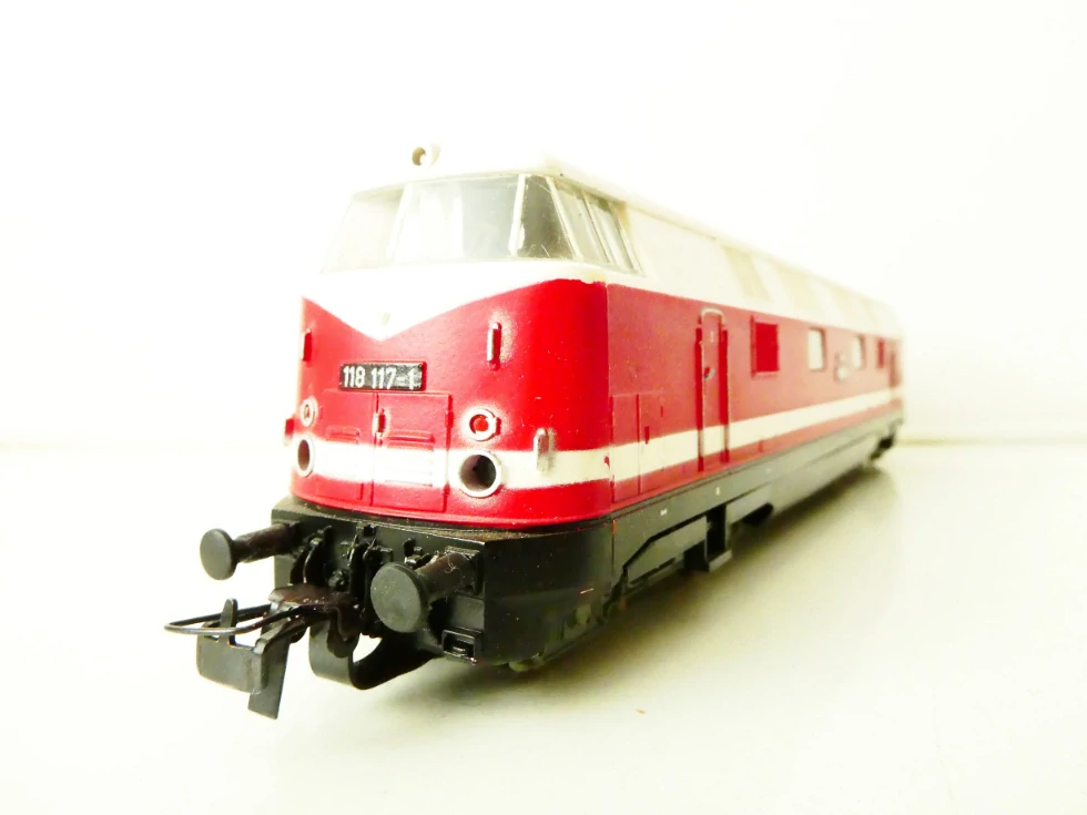 H0 GÜTZOLD Dieselová lokomotiva BR 118 117-1 DR OSVĚTLENÁ TOP STAV NEPOUŽÍVANÁ