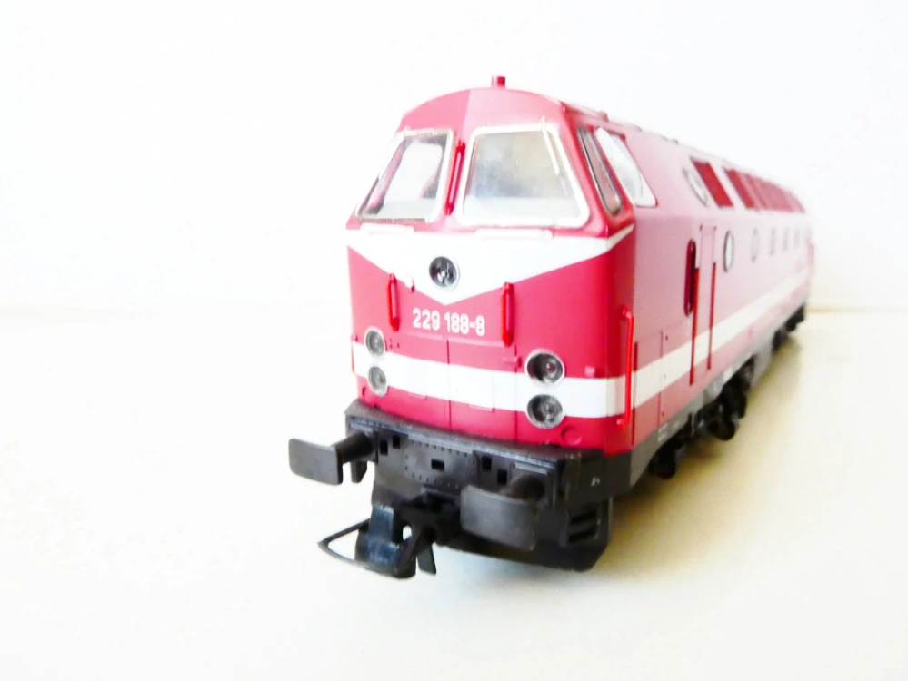 H0 GÜTZOLD 36200 Dieselová lokomotiva BR 229 188-8 DB OSVĚTLENÁ TOP STAV s doplňky v krabičce