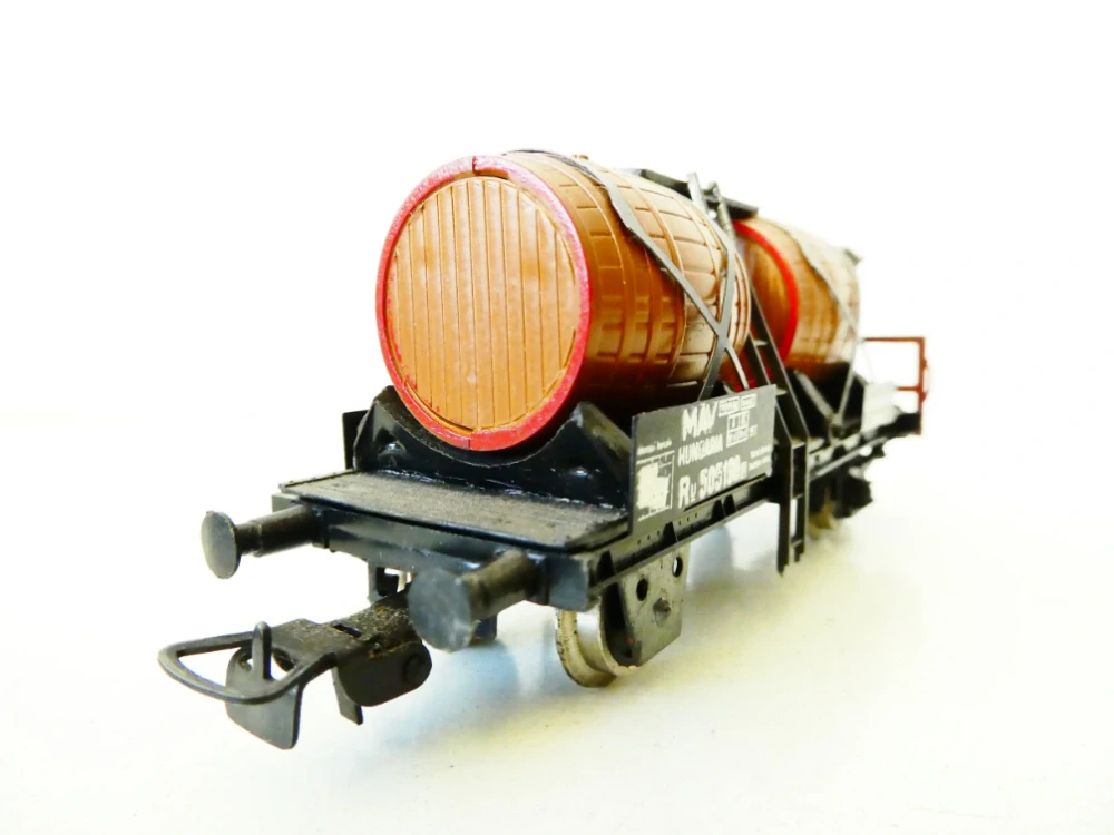 H0 SCHICHT Nákladní vůz na víno 505198 s budkou brzdaře MAV PĚKNÝ STAV