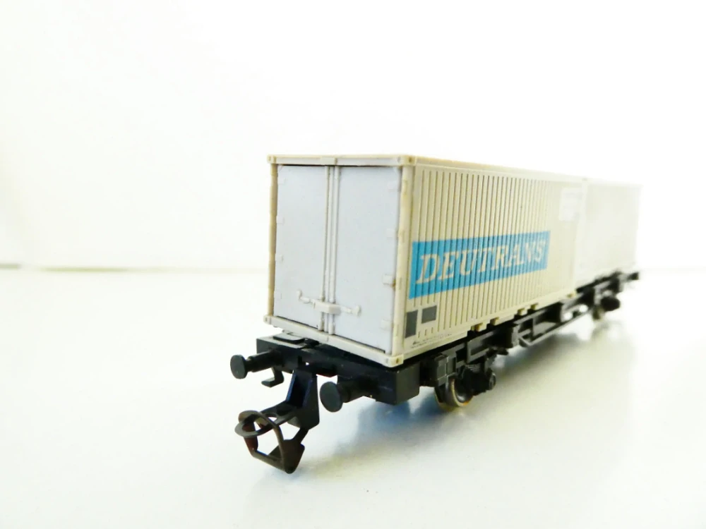 TT BTTB Plošinový vůz s kontejnery DEUTRANS a DR 