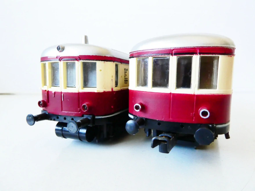 H0 PIKO Motorová souprava 2. a 3. tř. BR 185 + BR 195 (VT 137 058-067 a VS 145 048-080) DRG OSVĚTLENÁ TOP STAV NEPOUŽITÁ v orig. krabici s průvodním listem a doplňky