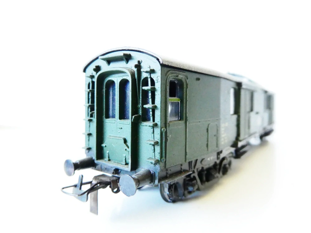 H0 SCHICHT Zavazadlový vůz 621-038 DR PĚKNÝ STAV OSVĚTLENÝ