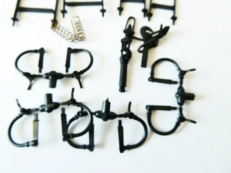 MIX SET Náhradní díly - plast - vše, co je na foto