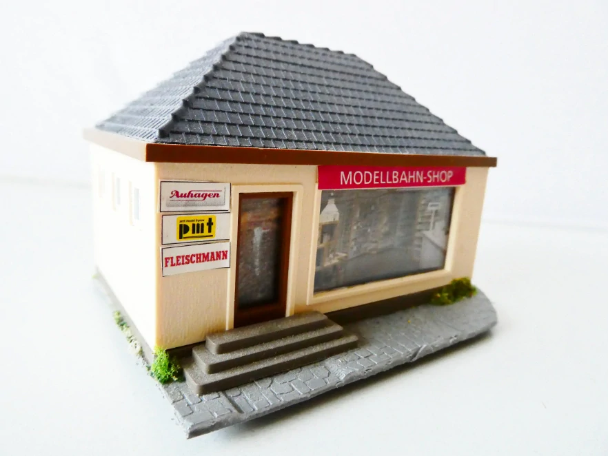 TT/H0 AUHAGEN Dům s obchodem s modelovou železnicí