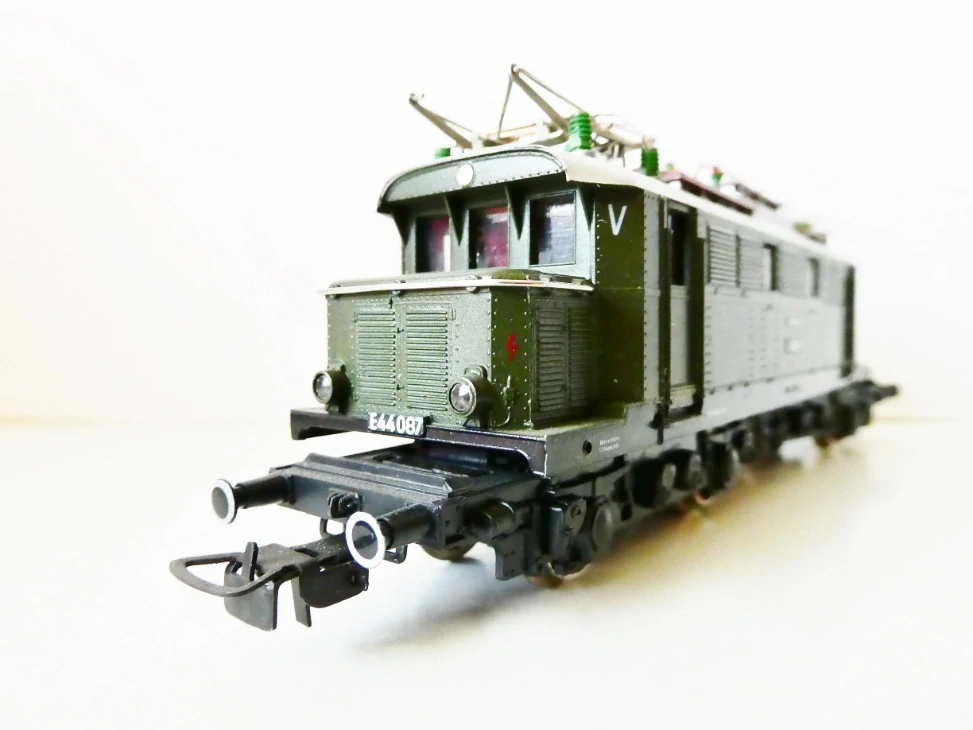 H0 PIKO Elektrická lokomotiva E 44 087 DR OSVĚTLENÁ TOP STAV NOVÁ NEPOUŽITÁ