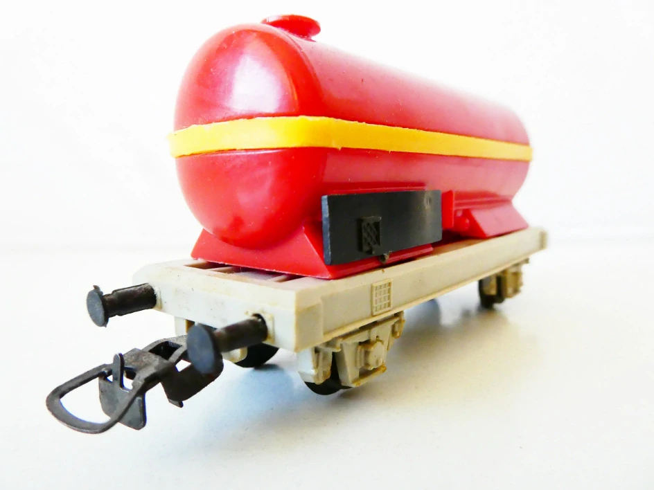 H0 PIKO Cisternový vůz Start červený ANTIK PĚKNÝ STAV