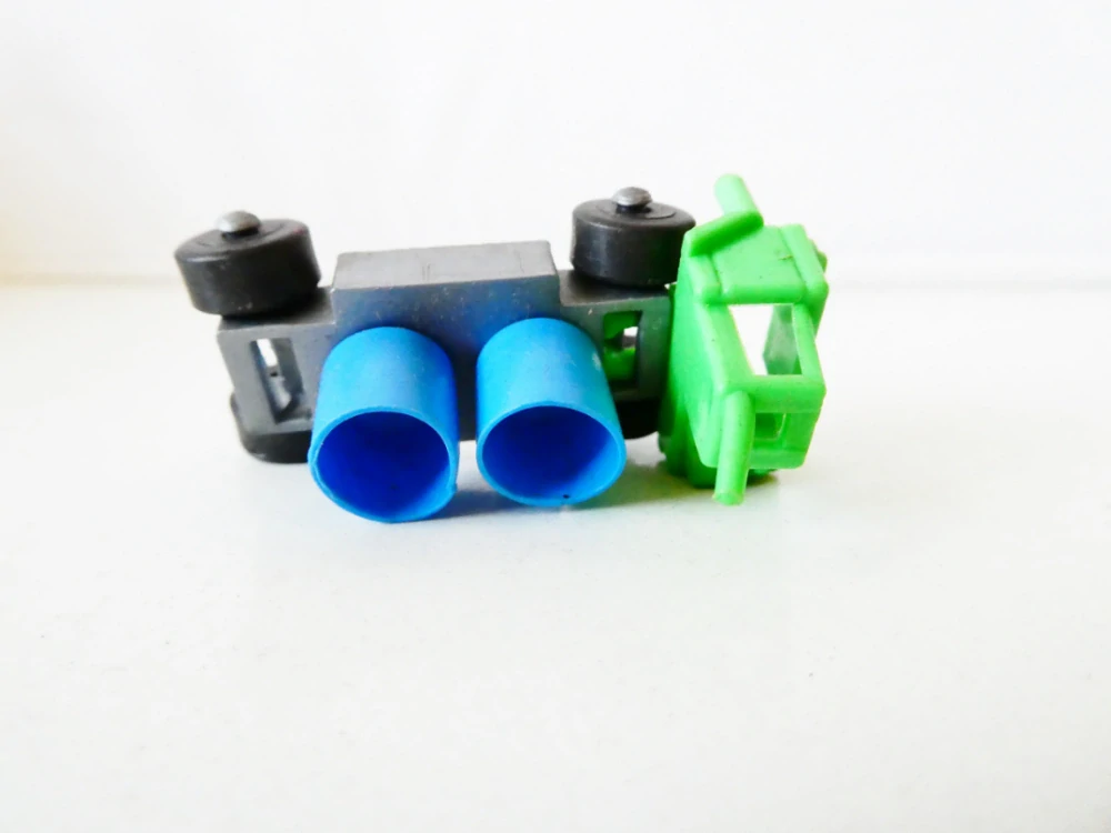 H0 Malý nákladní automobil s nákladem