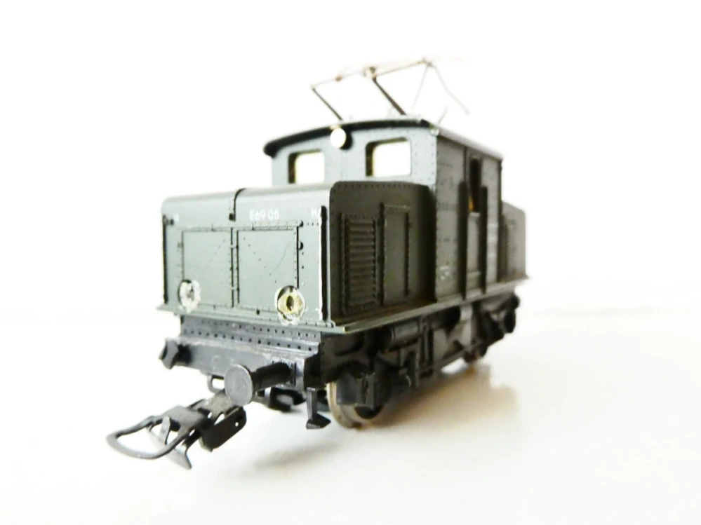 H0 PIKO Elektrická lokomotiva E69 05 DR