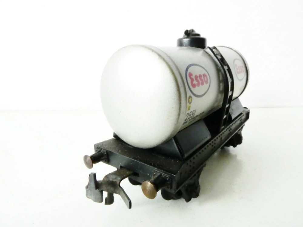 H0 TRIX TTR Cisternový vůz ESSO 2591 KOVOVÝ VŮZ ANTIK