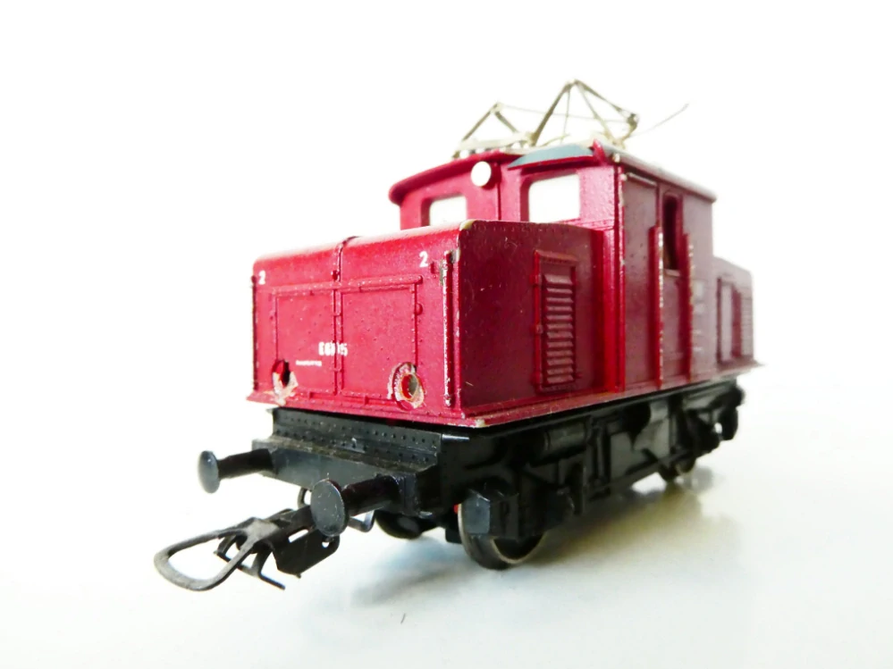 H0 PIKO Elektrická lokomotiva E69 05 DB NA RENOVACI