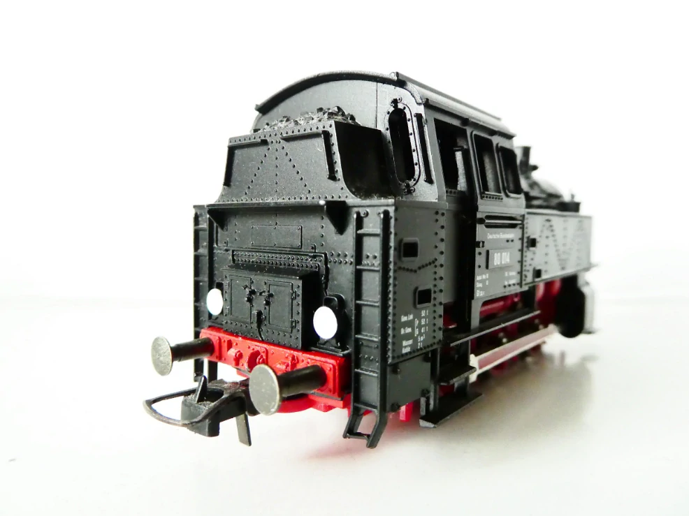 H0 ROCO Parní lokomotiva BR 80 014 DR NA SERVIS (JEDE, ALE KOUŘÍ SE ZESPODU OD KOL)